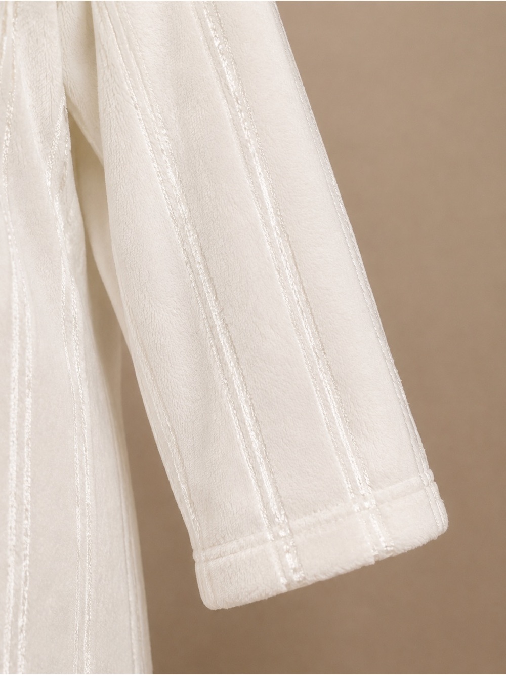 Secret Treasures Plush Zip Front Housecoat Robe XL Winter White Pockets - Picture 4 of 8